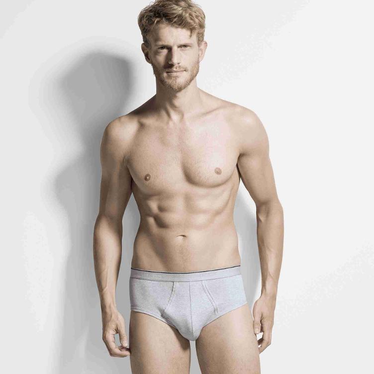 Slip mit Eingriff